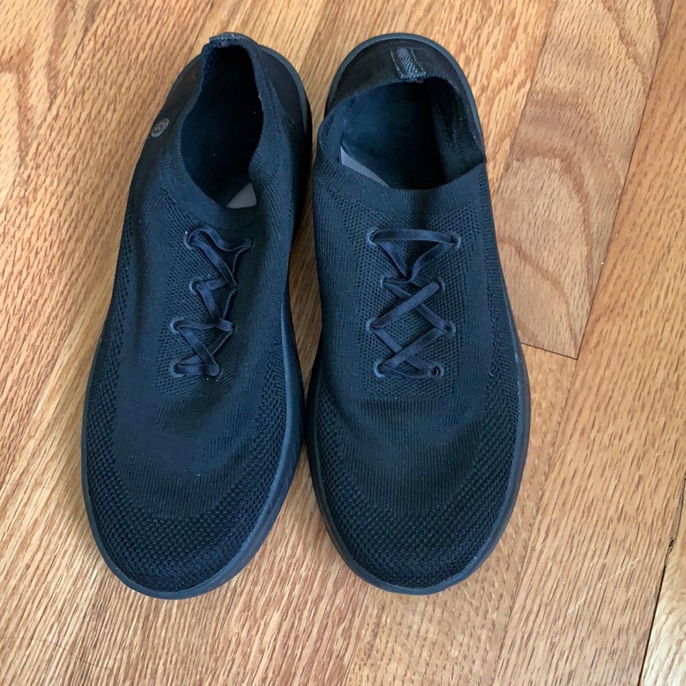 Zees women’s slip on shoes